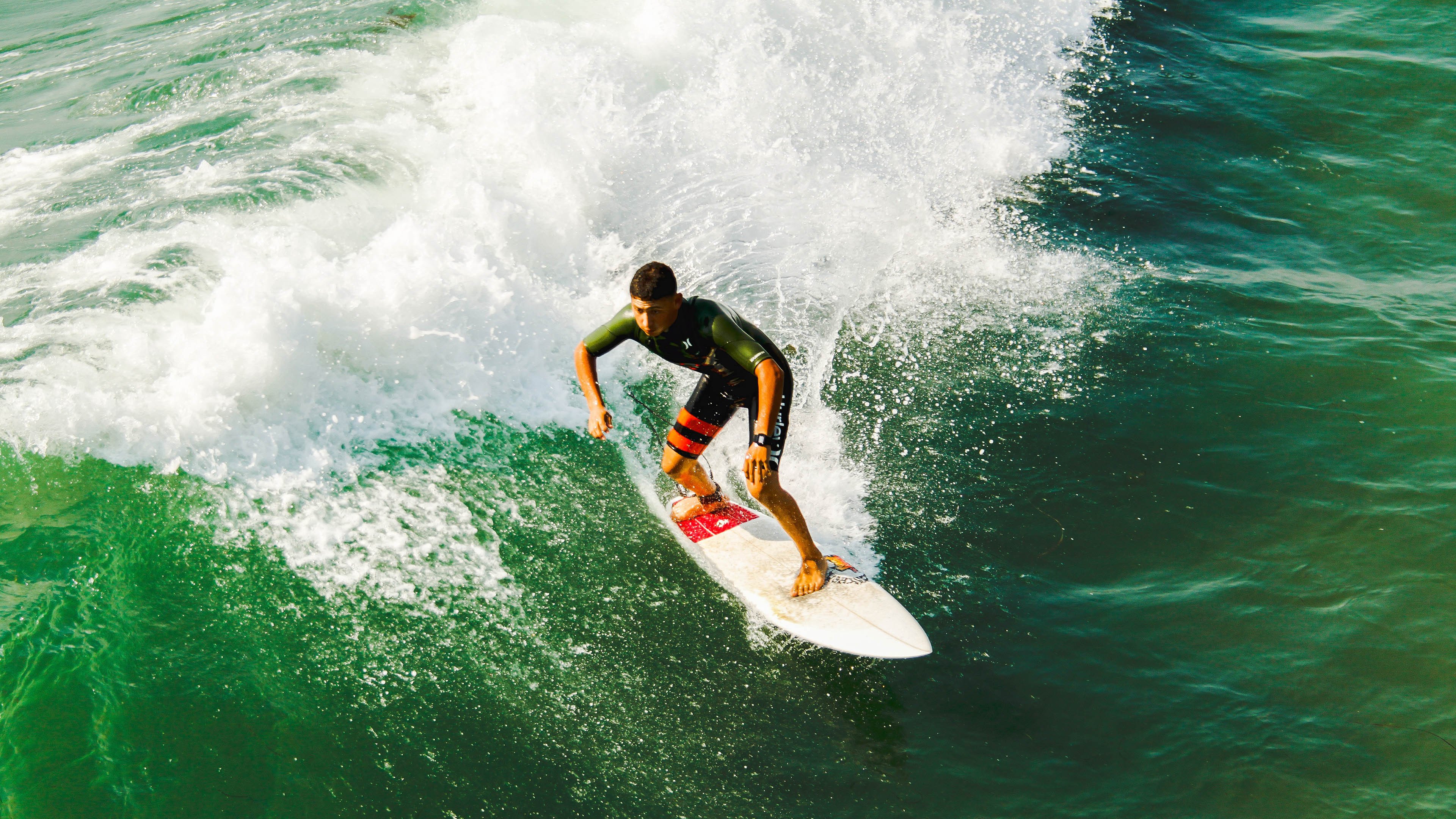 开云体育-库尔图瓦压力下完成爆发,马德里竞技横扫南非